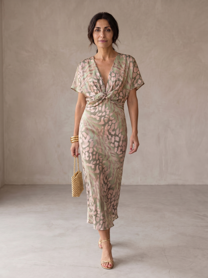 Antonella | Vestido elegante em tecido leve e fluido