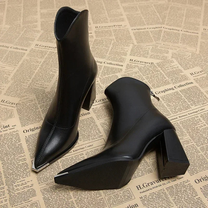 Nina | Bottes Chelsea à bordure métallique au bout