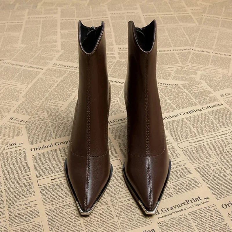 Nina | Bottes Chelsea à bordure métallique au bout