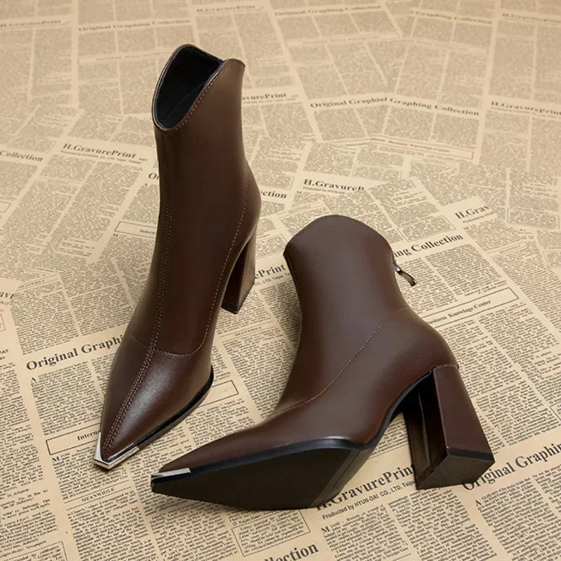 Nina | Bottes Chelsea à bordure métallique au bout