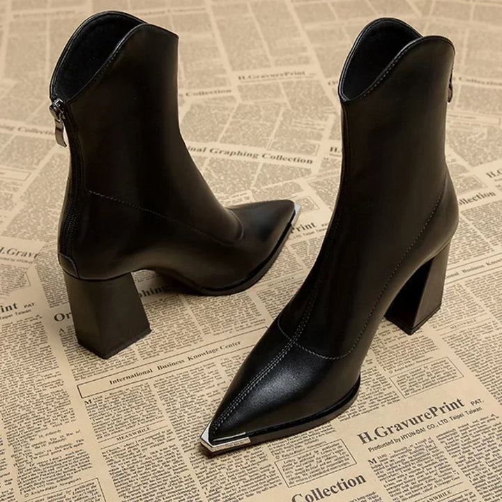 Nina | Bottes Chelsea à bordure métallique au bout