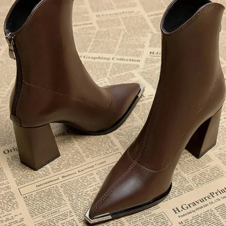 Nina | Bottes Chelsea à bordure métallique au bout