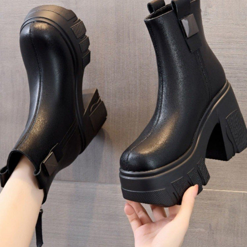 Sophie | Plateau-Stiefel mit Blockabsatz und hinterem Reißverschluss