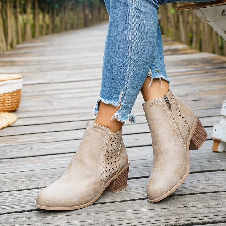 Gabrielle | Botines vaqueros con aberturas