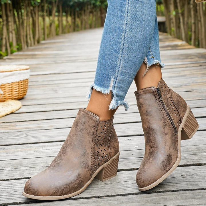 Gabrielle | Botines vaqueros con aberturas