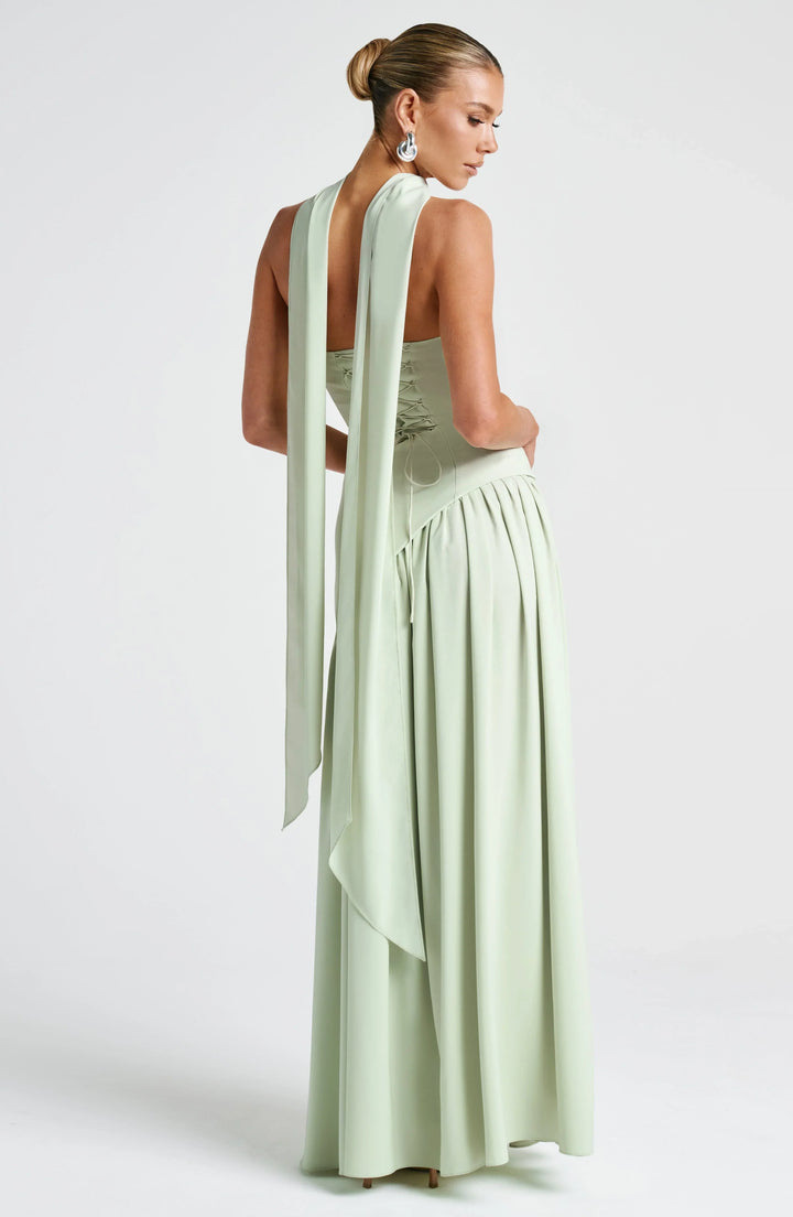 Abito Bustier con Foulard e Fessura Alta