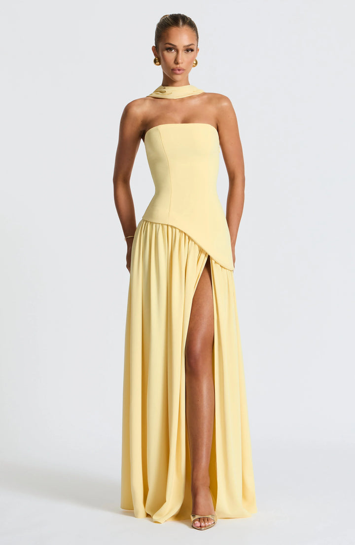 Abito Bustier con Foulard e Fessura Alta