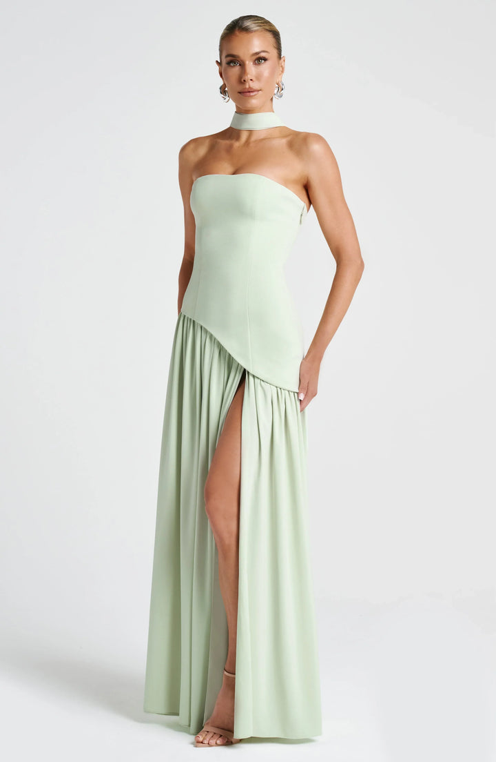 Abito Bustier con Foulard e Fessura Alta